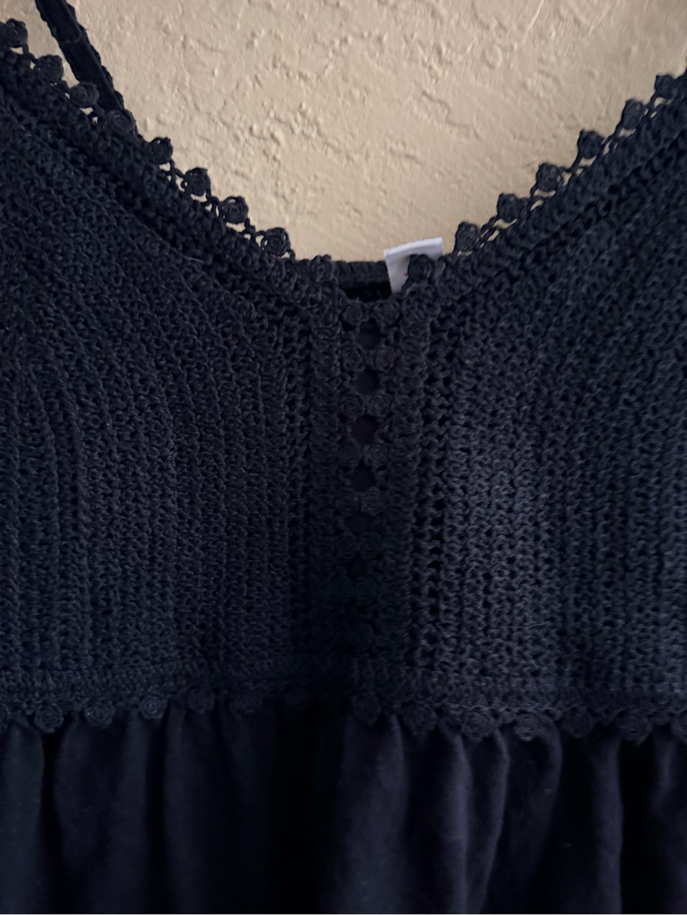 Old Navy Black Crochet Peplum Crop Tank - Picture 2 of 5